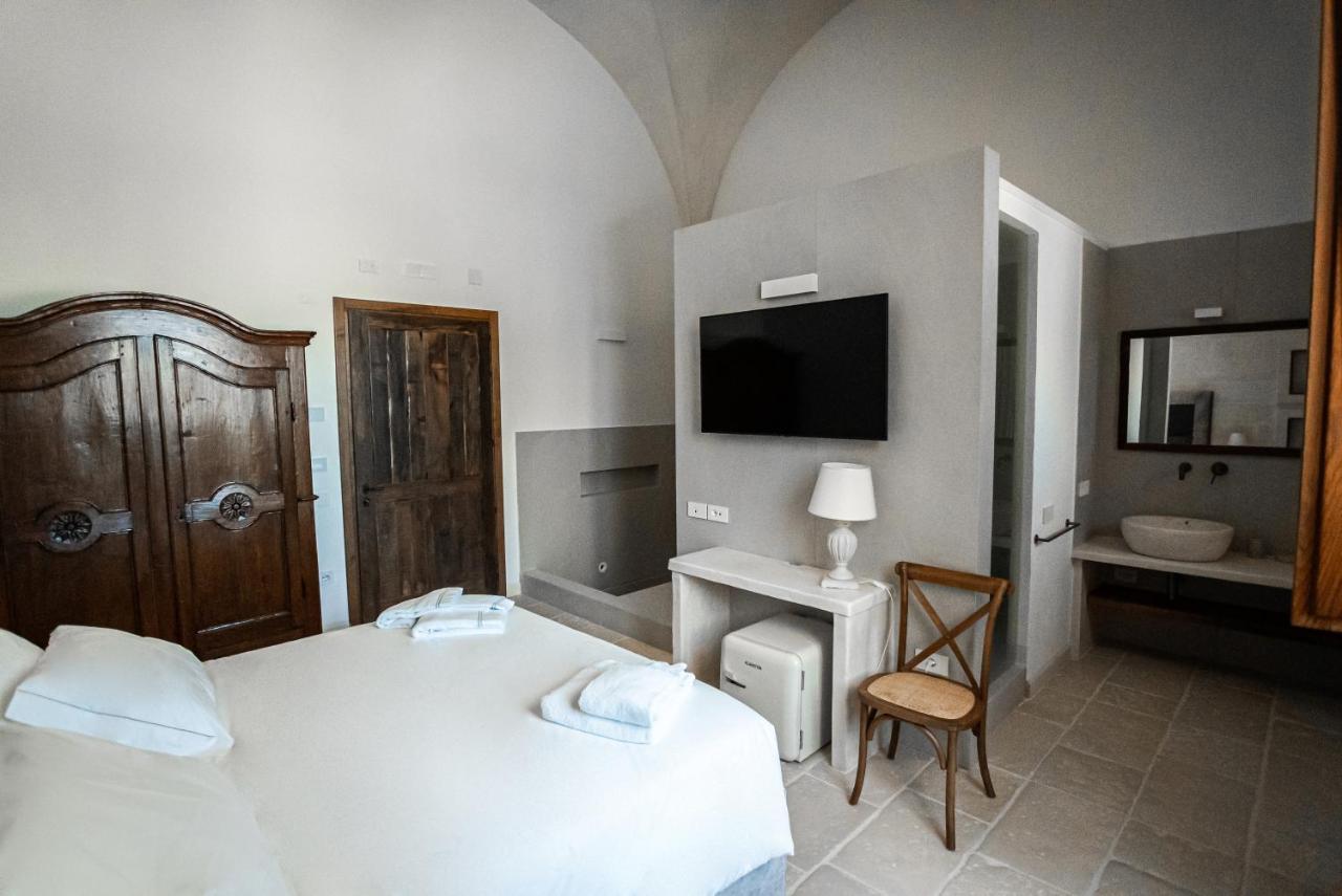 Masseria Torleanzi Wine Relais San Pietro Vernotico Exterior photo